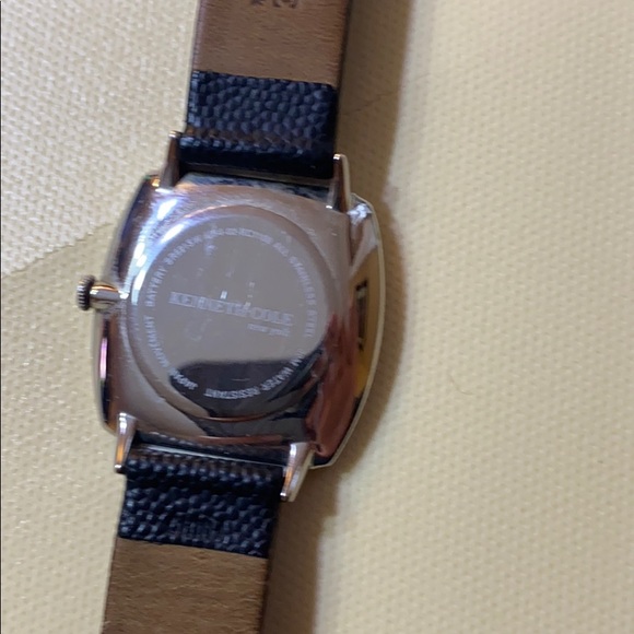 Kenneth Cole thin watch, with blue face black band - Picture 5 of 5